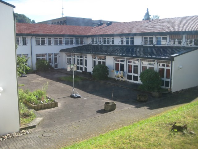 Schulansicht Immenstadt Innenhof